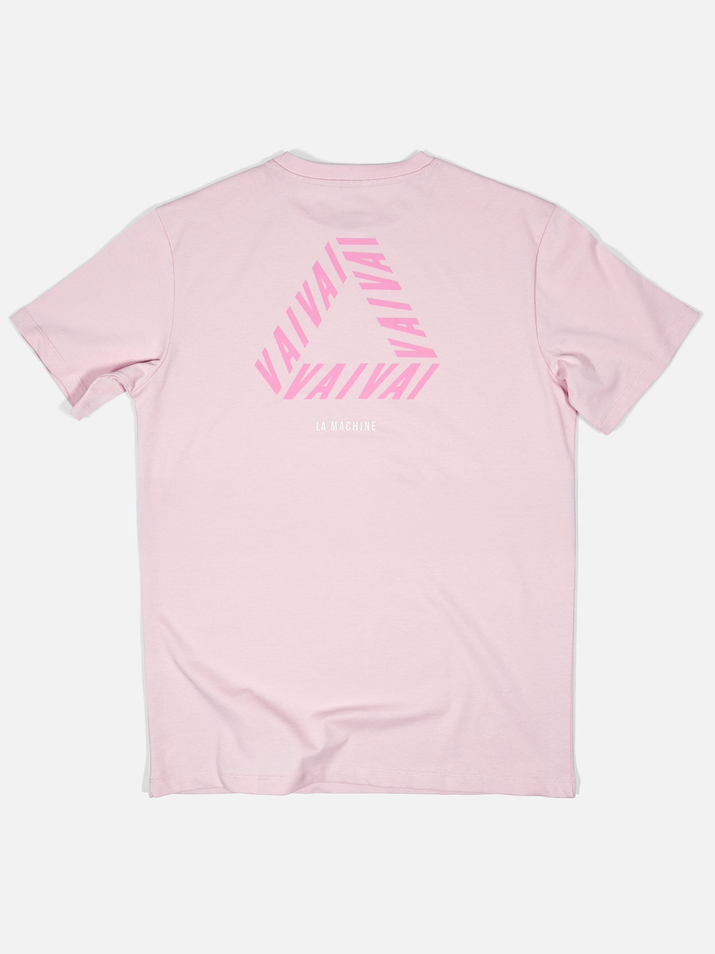 The Vai Vai - Loose Fit - Giro d’Italia T-shirt by La Machine Cycle Club is a light pink, short-sleeve tee with bold VAI VAI VAI and LA MACHINE in bright pink on the back—ideal for Giro d’Italia fans.