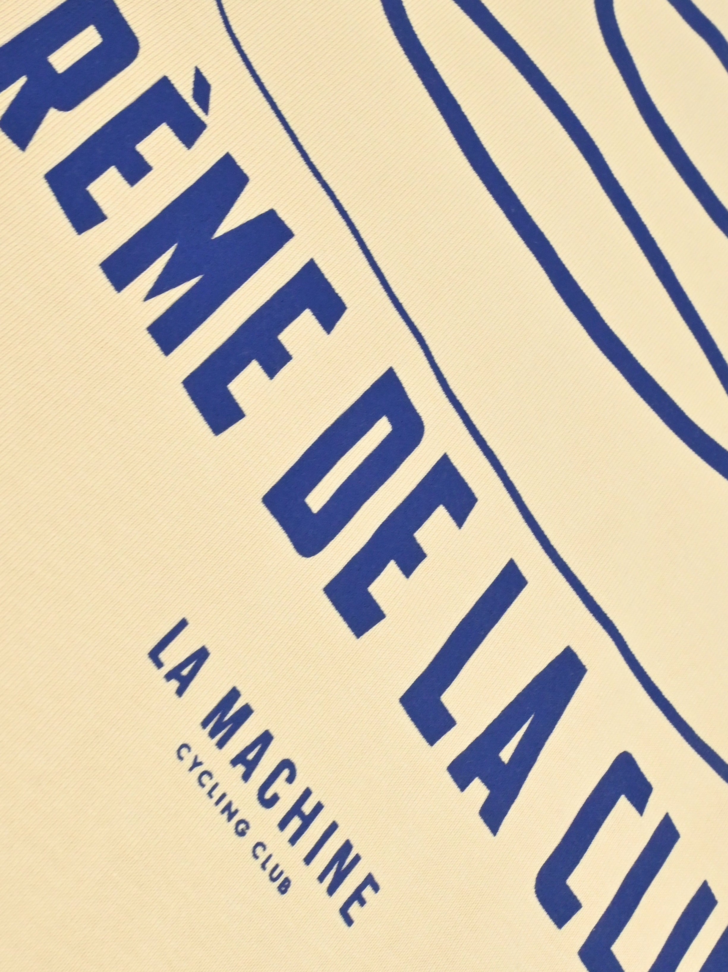 Additional view of the Créme de la Climb - Loose Fit - T-shirt by La Machine Cycle Club.