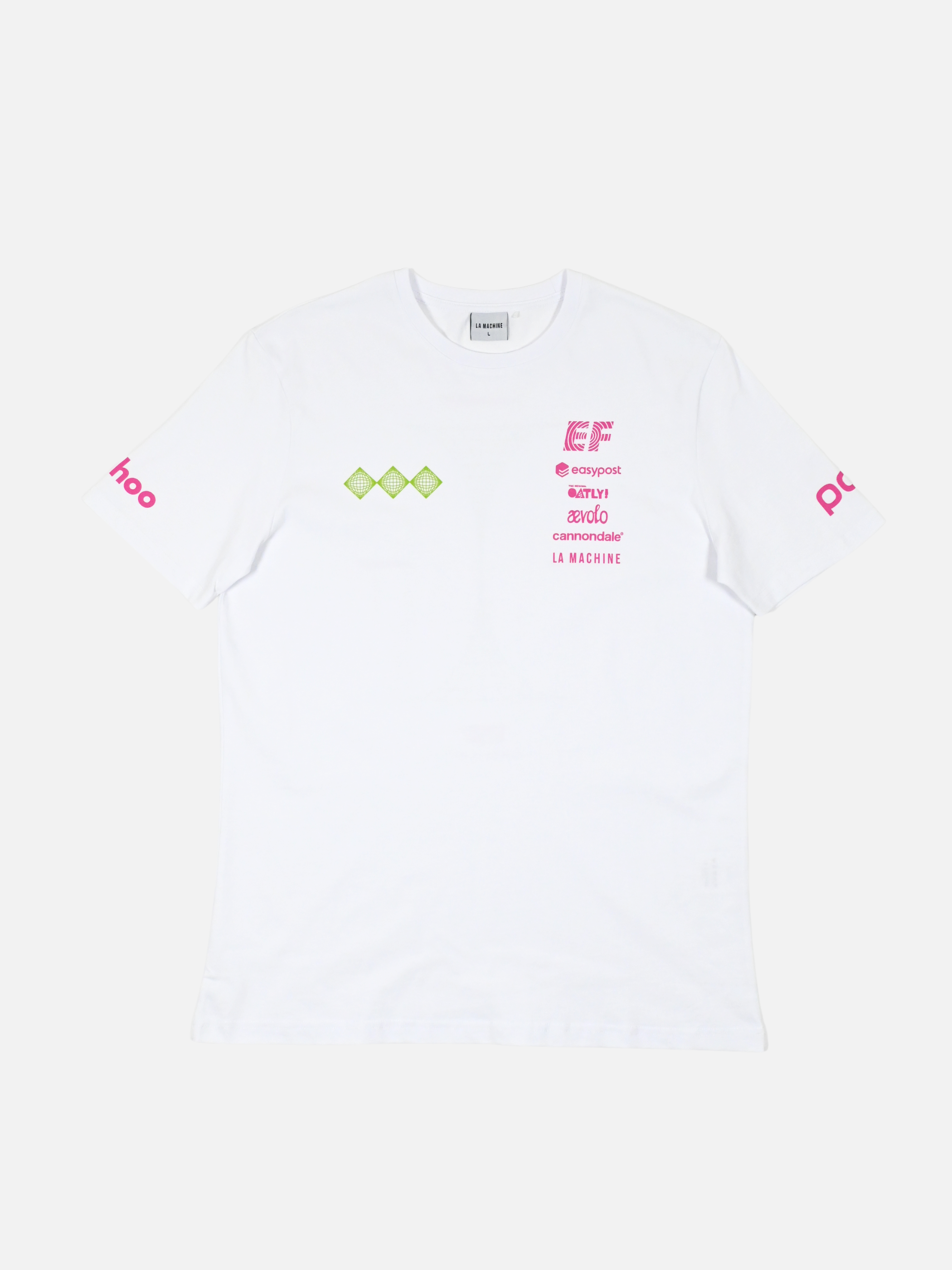 Een wit La Machine x EF Pro Cycling Reverted T-shirt met de collaboratie-print, op een effen achtergrond.