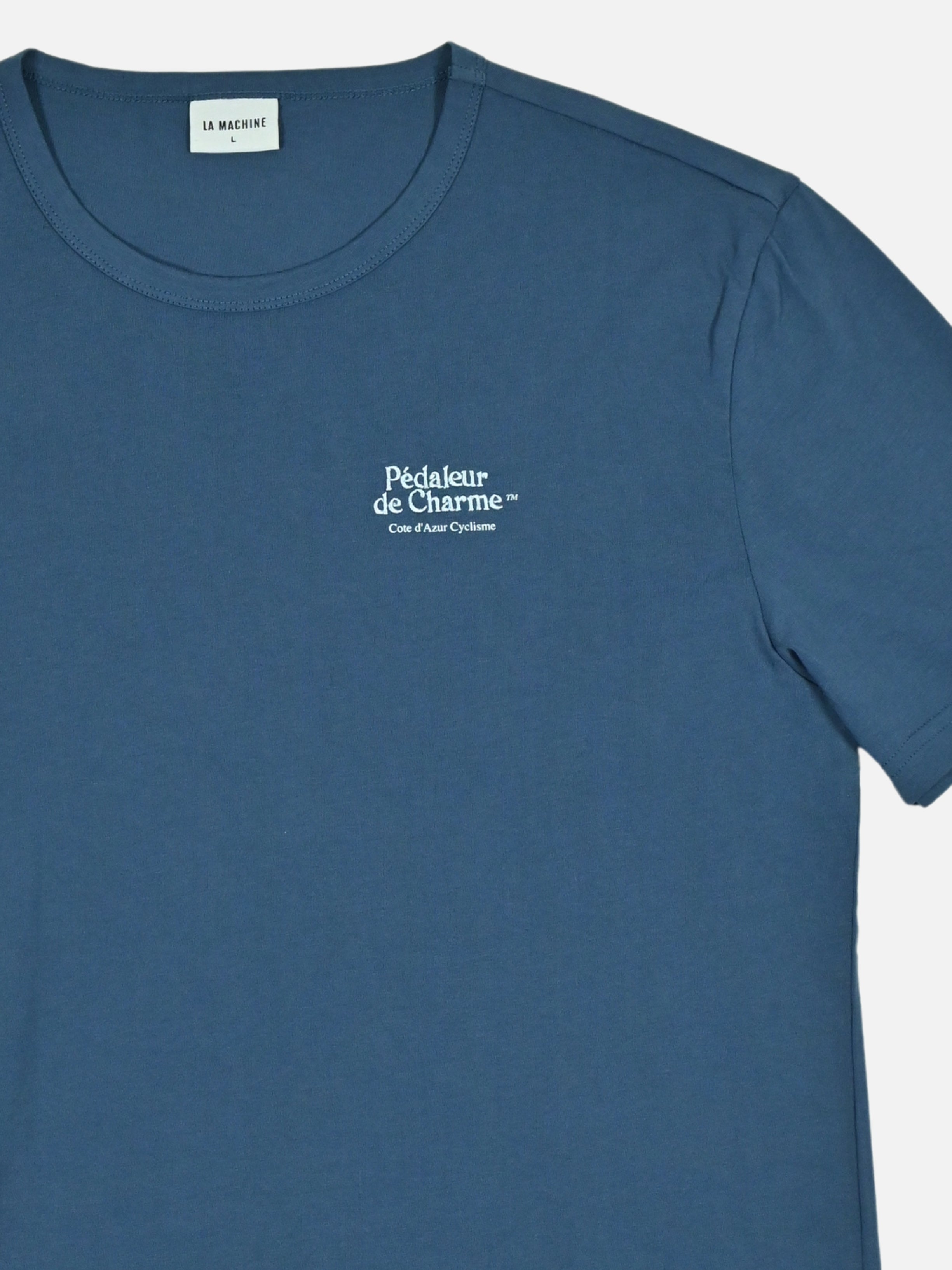 Detail view of the Pedaleur de Charme - Embro - T-shirt - Saragossa Sea by La Machine Cycle Club.