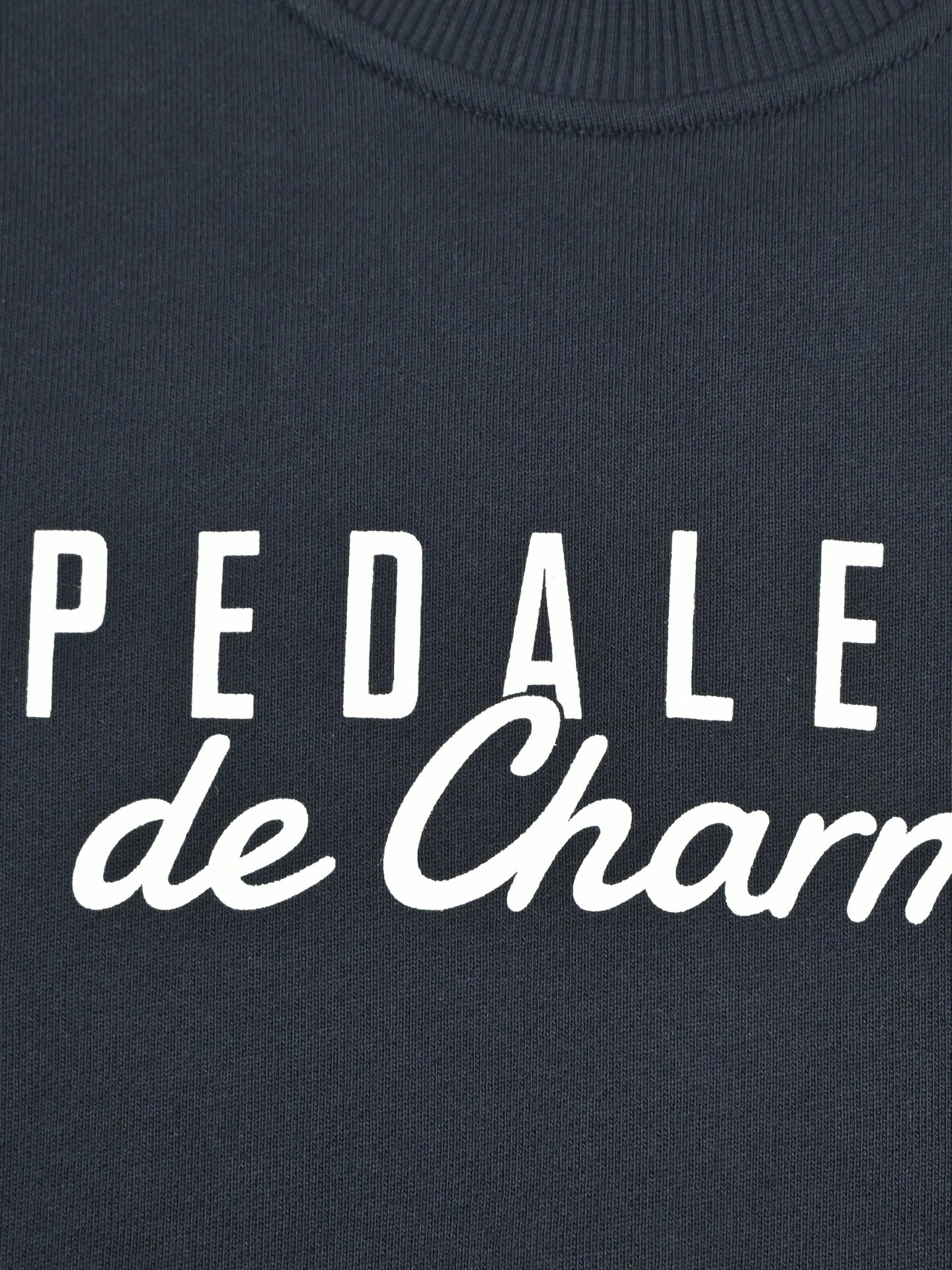 Detail view of the Petit - Pedaleur de Charme - Sweatshirt by La Machine Cycle Club.
