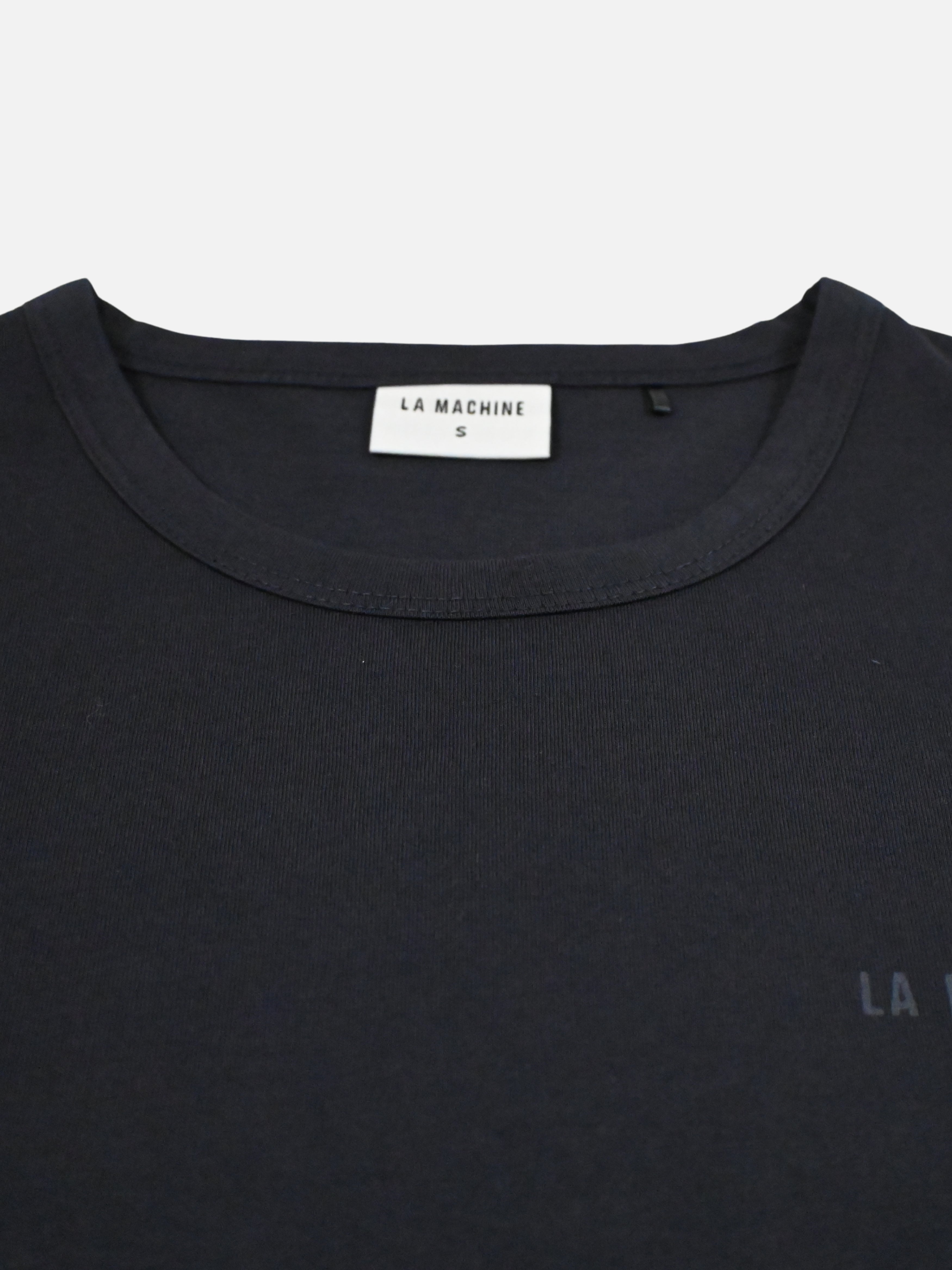 Detail view of the La Machine Club Line T-shirt - Dark Navy by La Machine Cycle Club.