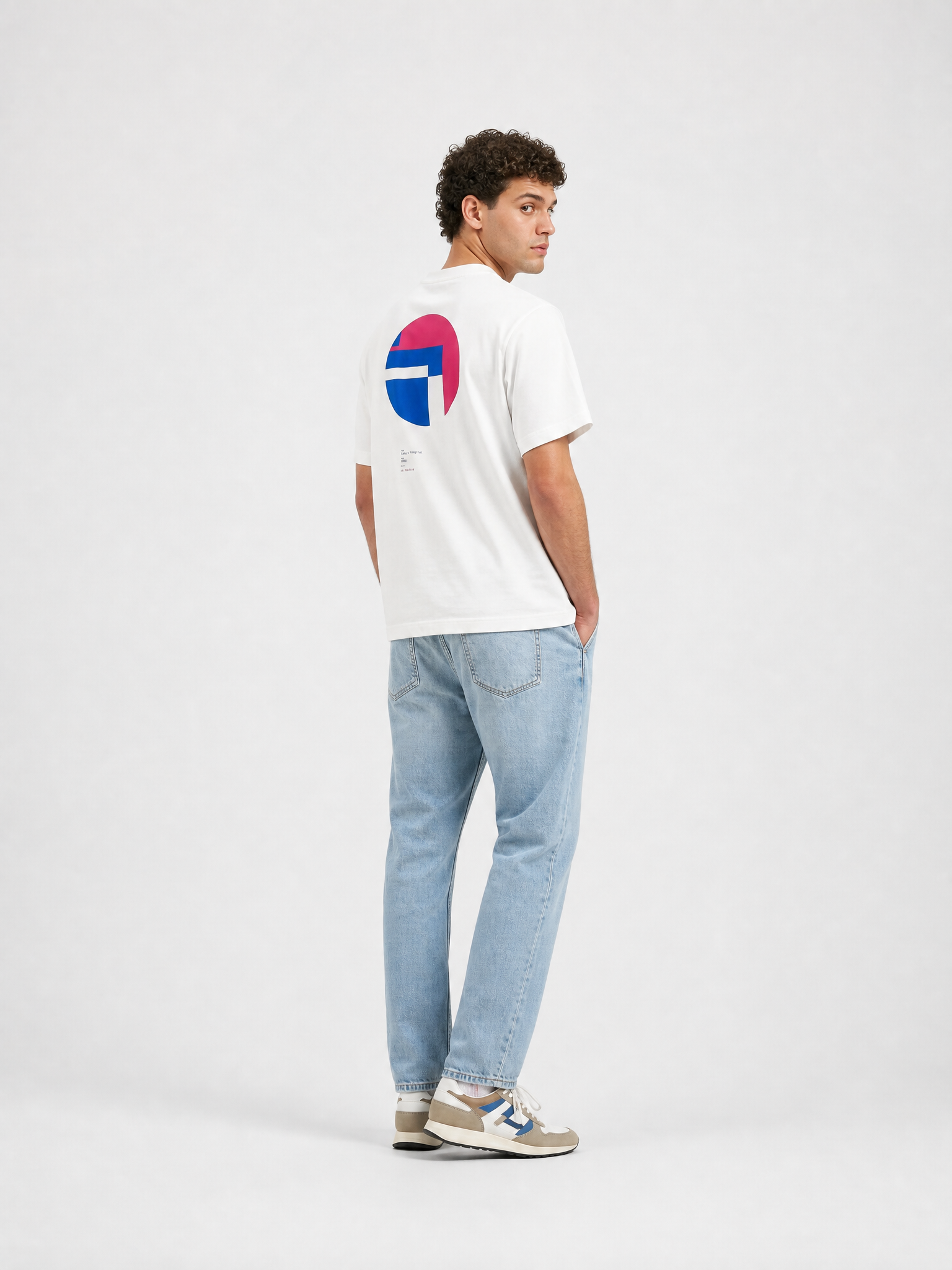 A model wearing the Lampre Fondital '06 - Loose Fit - T-shirt by La Machine Cycle Club.