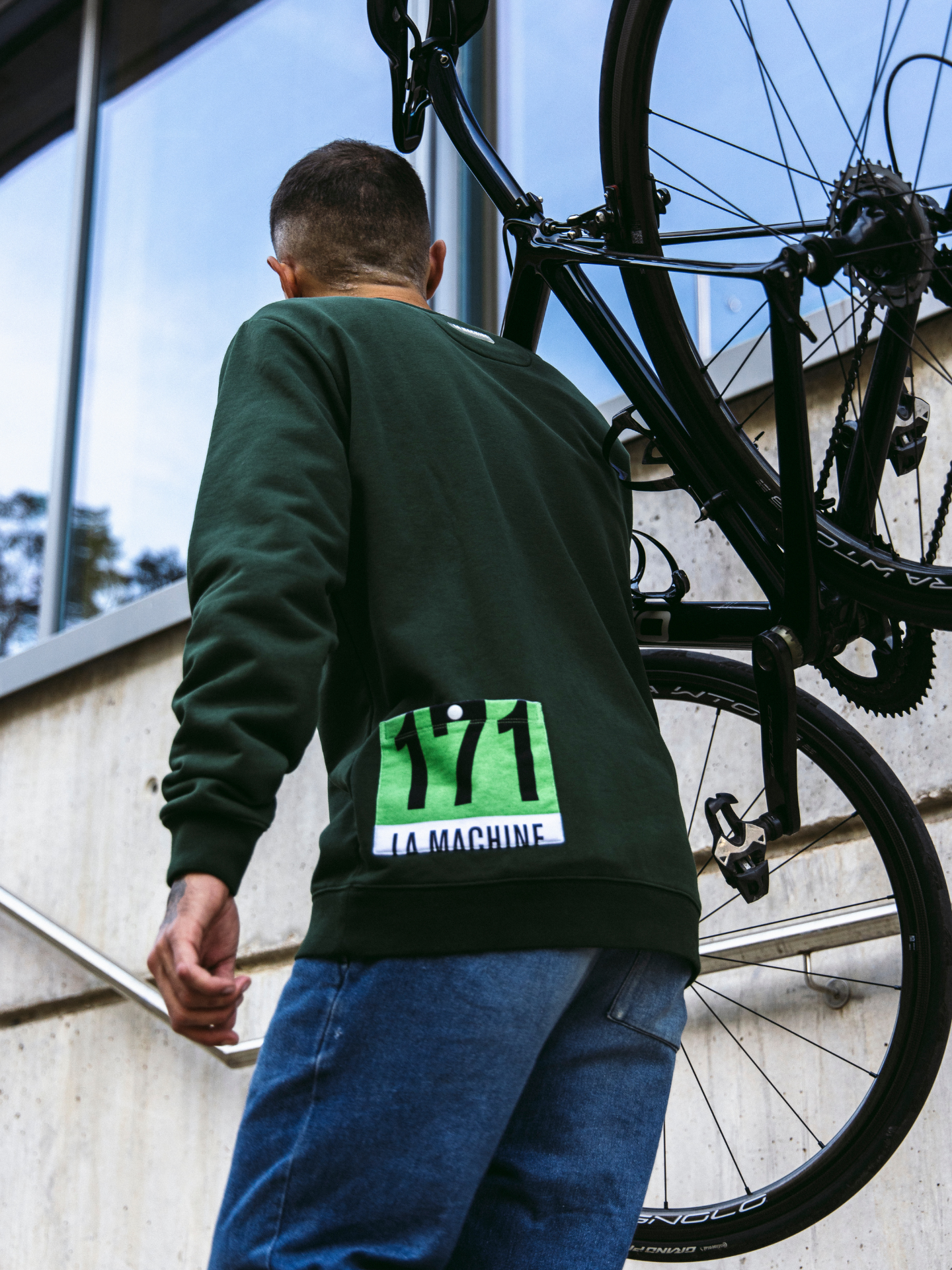 Additional view of the Maillot Vert - Sweatshirt by La Machine Cycle Club.