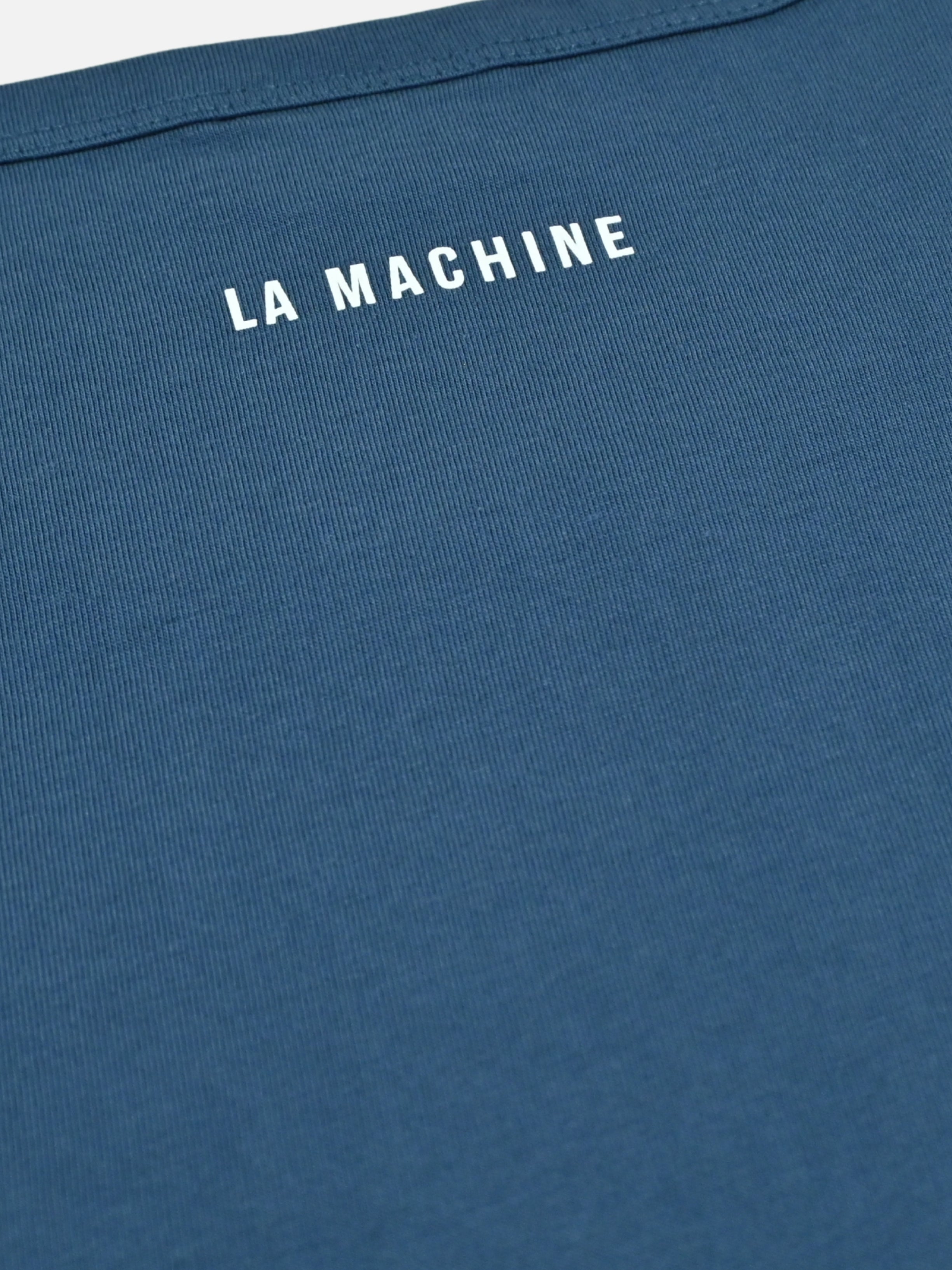 Detail view of the Pedaleur de Charme - Embro - T-shirt - Saragossa Sea by La Machine Cycle Club.