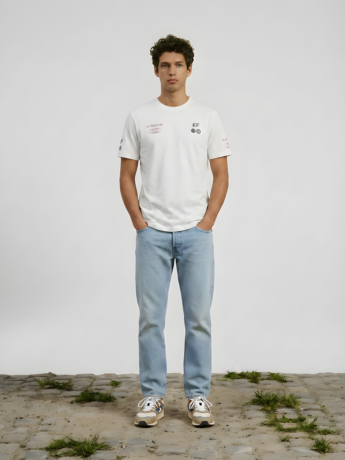 La Machine X EF Pro Cycling - Globe T-shirt - Off White